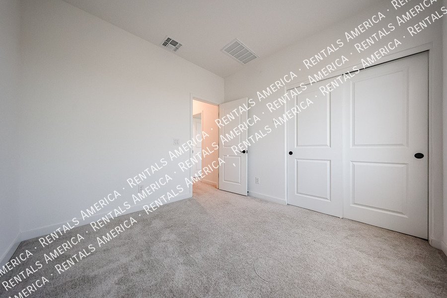 MOVE IN READY 4BR IN EASTMARK property image
