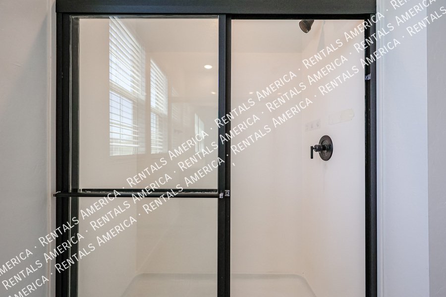MOVE IN READY 4BR IN EASTMARK property image