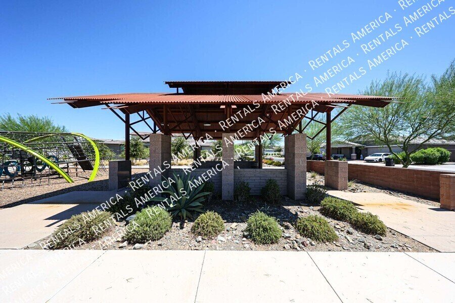 MOVE IN READY 4BR IN EASTMARK property image