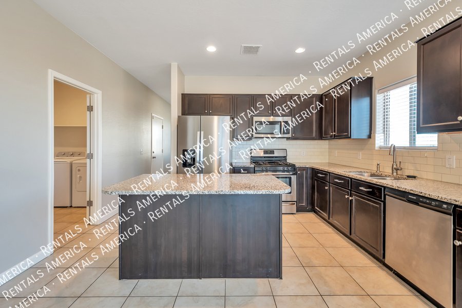 4 Bed PLUS Bonus Room, located in Queen Creek! property image