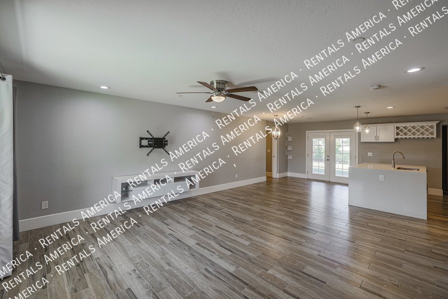 BEAUTIFULLY UPDATED 4BR IN SCOTTSDALE ESTATES property image