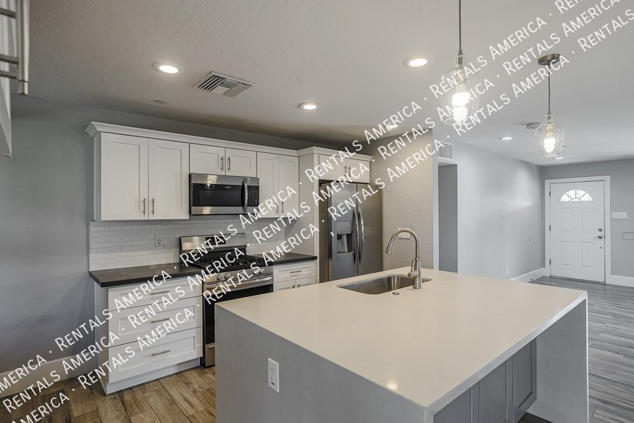 BEAUTIFULLY UPDATED 4BR IN SCOTTSDALE ESTATES property image