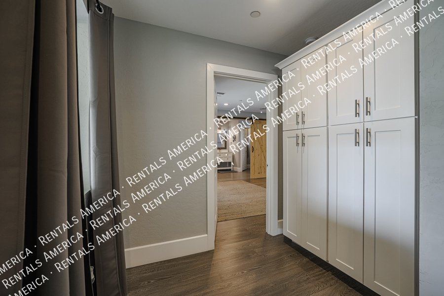 BEAUTIFULLY UPDATED 4BR IN SCOTTSDALE ESTATES property image