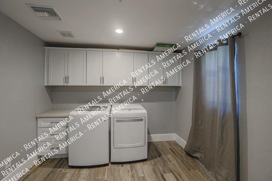 BEAUTIFULLY UPDATED 4BR IN SCOTTSDALE ESTATES property image