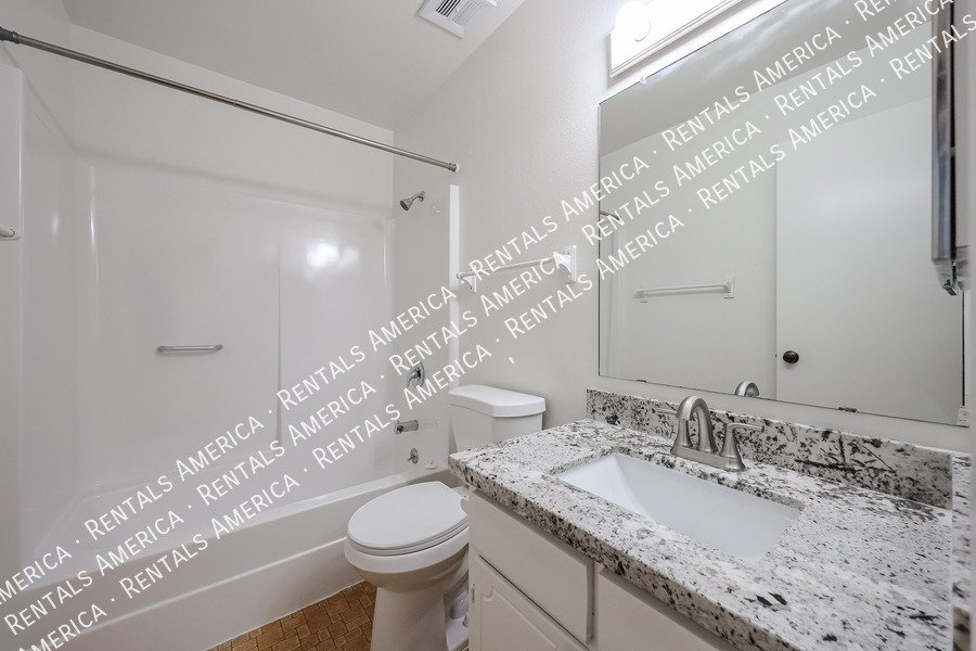 4 BED 2 BATH HOME WITH POOL property image