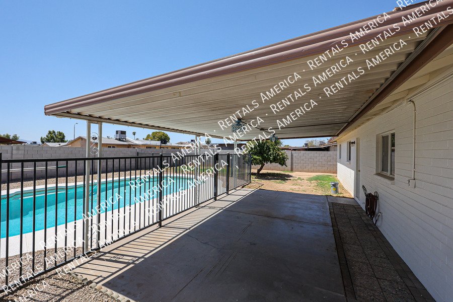4 BED 2 BATH HOME WITH POOL property image