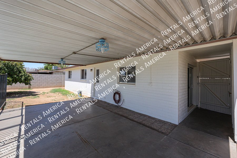 4 BED 2 BATH HOME WITH POOL property image
