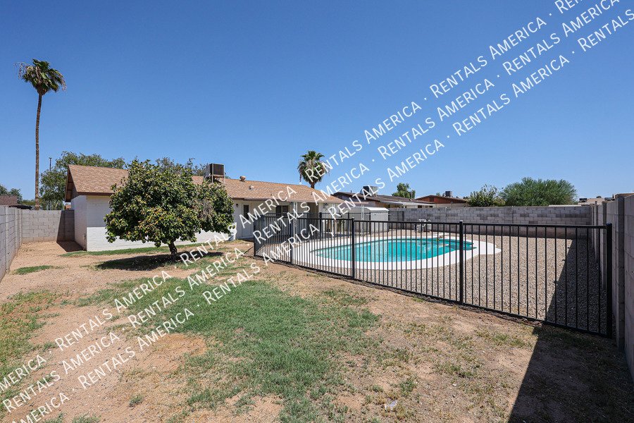 4 BED 2 BATH HOME WITH POOL property image
