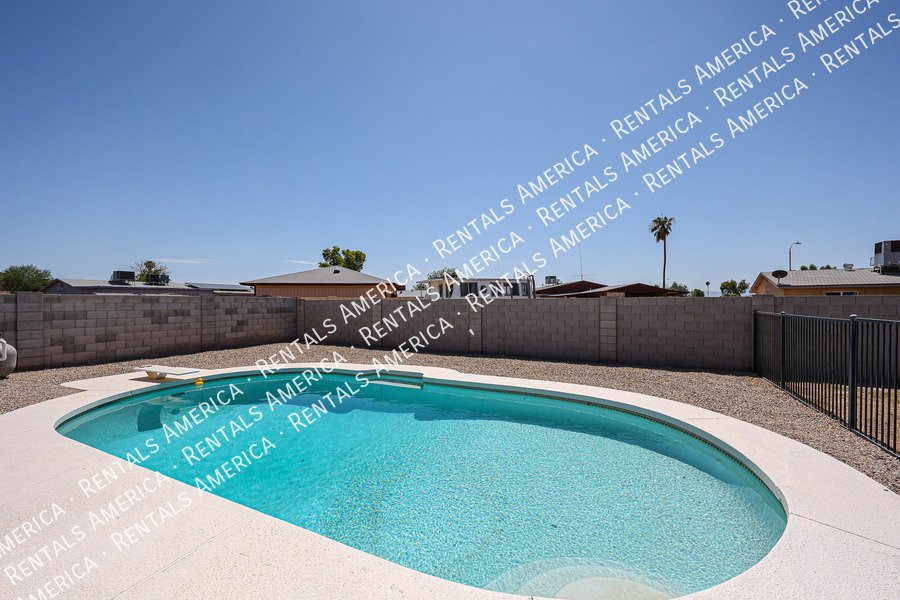 4 BED 2 BATH HOME WITH POOL property image
