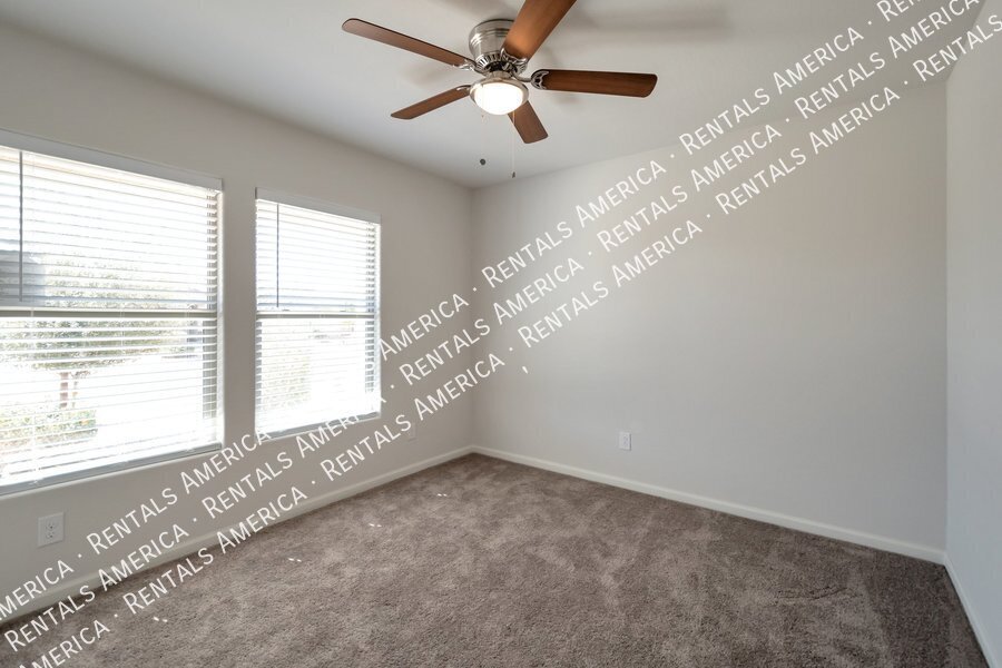 4 Bedroom home w/beautiful Floor Plan property image