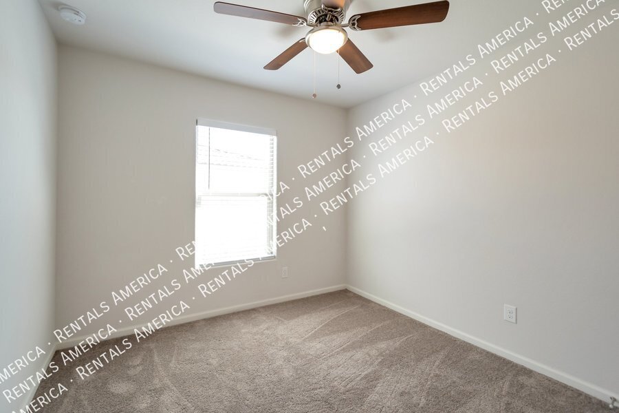4 Bedroom home w/beautiful Floor Plan property image