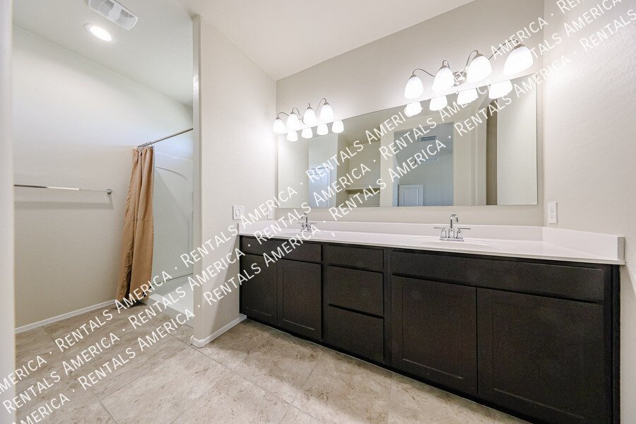 Available 4 bed 2bath Corner Lot Buckeye property image