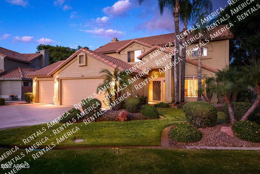 RENOVATED 5 BEDROOM IN WATERS EDGE @ OCOTILLO property image