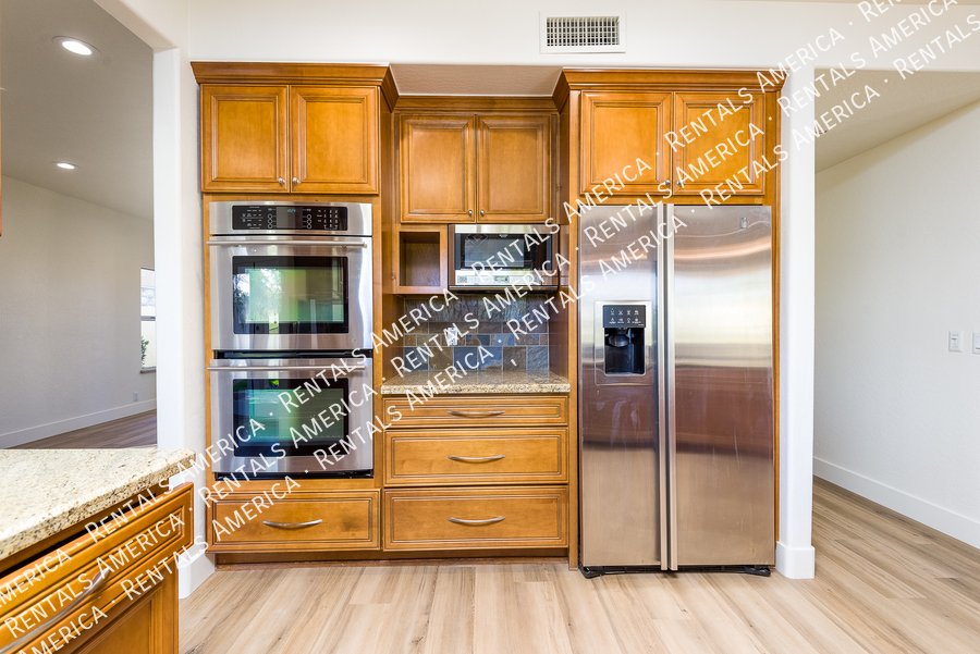 RENOVATED 5 BEDROOM IN WATERS EDGE @ OCOTILLO property image