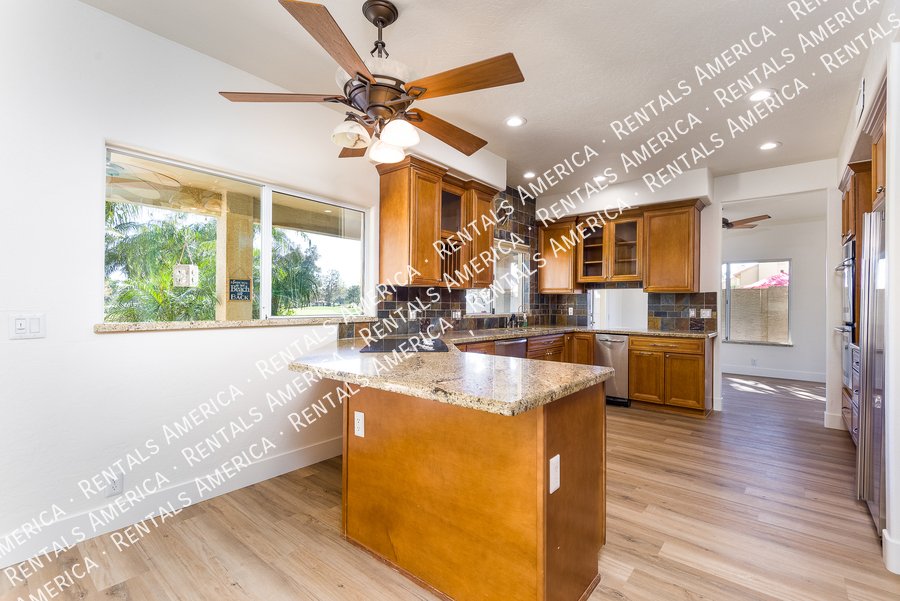 RENOVATED 5 BEDROOM IN WATERS EDGE @ OCOTILLO property image