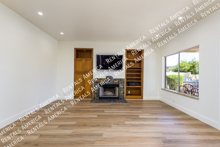 RENOVATED 5 BEDROOM IN WATERS EDGE @ OCOTILLO property image