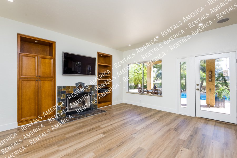 RENOVATED 5 BEDROOM IN WATERS EDGE @ OCOTILLO property image