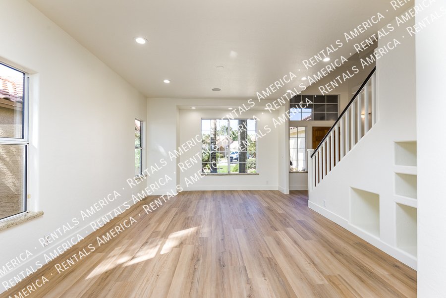 RENOVATED 5 BEDROOM IN WATERS EDGE @ OCOTILLO property image