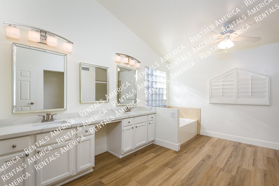 RENOVATED 5 BEDROOM IN WATERS EDGE @ OCOTILLO property image