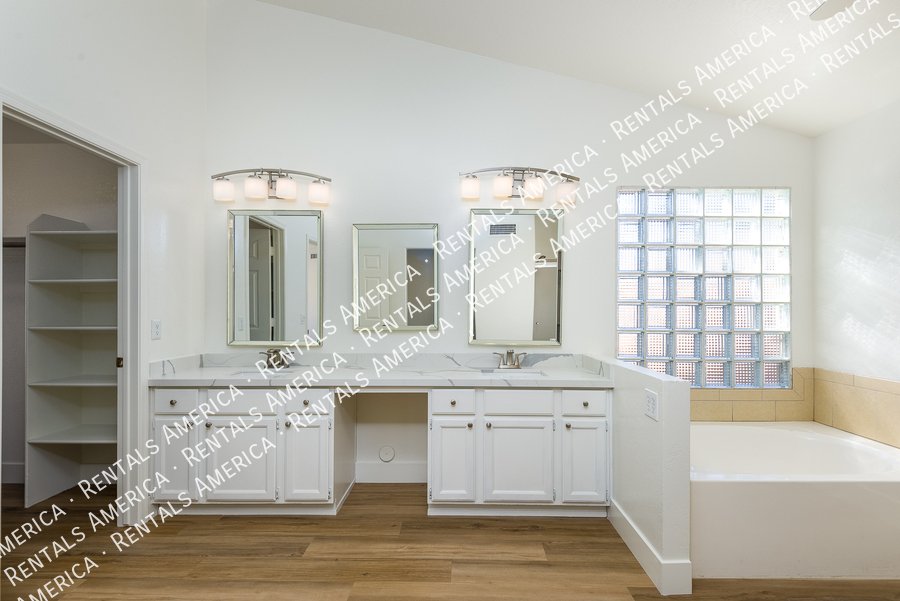 RENOVATED 5 BEDROOM IN WATERS EDGE @ OCOTILLO property image