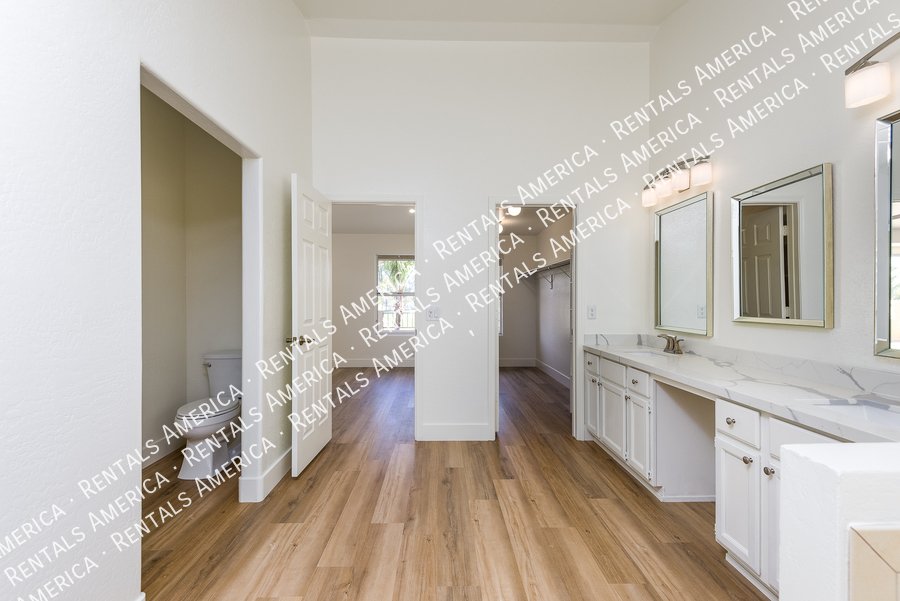 RENOVATED 5 BEDROOM IN WATERS EDGE @ OCOTILLO property image