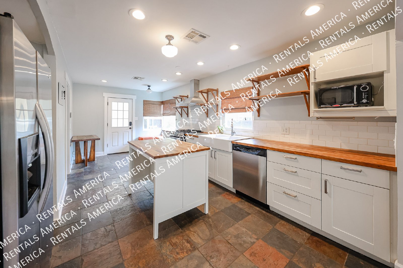 724 E Portland St property image