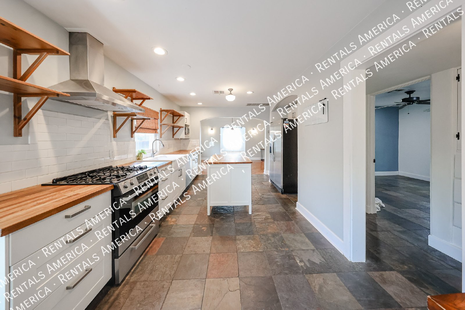 724 E Portland St property image