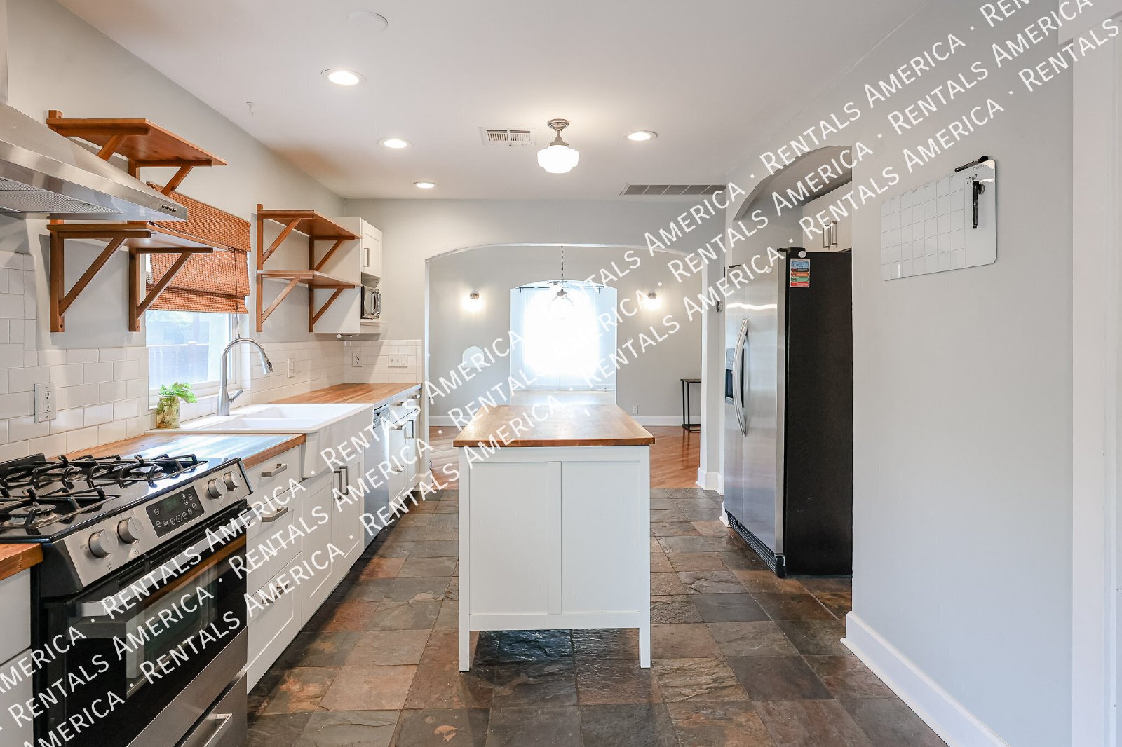 724 E Portland St property image