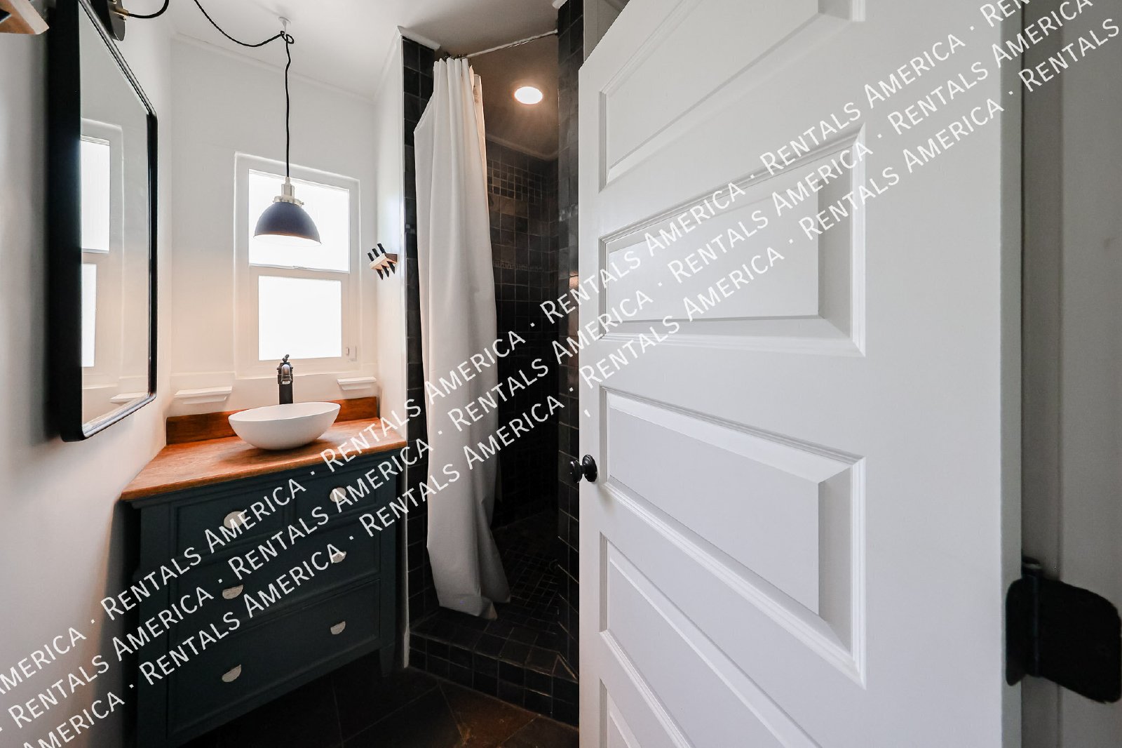 724 E Portland St property image