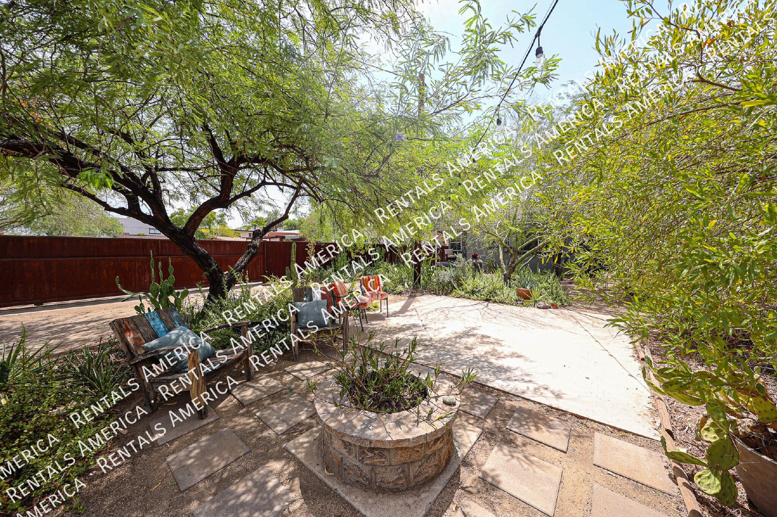 724 E Portland St property image