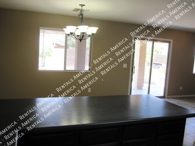 Spacious 4 Bd / 2.5 Ba home with large loft and a den!!! property image