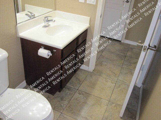 Spacious 4 Bd / 2.5 Ba home with large loft and a den!!! property image