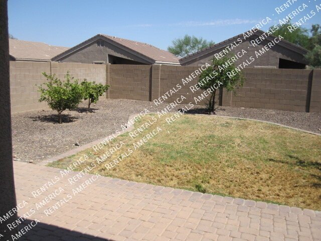 Spacious 4 Bd / 2.5 Ba home with large loft and a den!!! property image