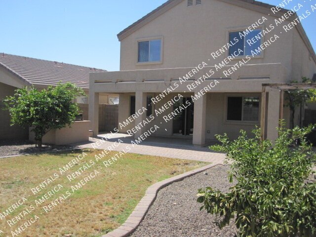 Spacious 4 Bd / 2.5 Ba home with large loft and a den!!! property image