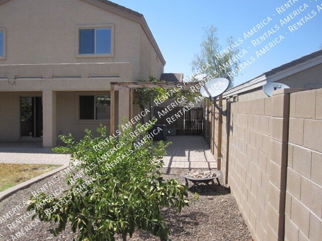 Spacious 4 Bd / 2.5 Ba home with large loft and a den!!! property image