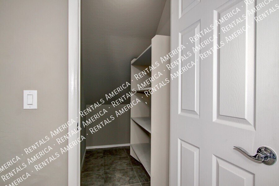 COMING SOON! 3BD  2.5 BA  W/ Loft & Bonus Room located in Vincenz! property image