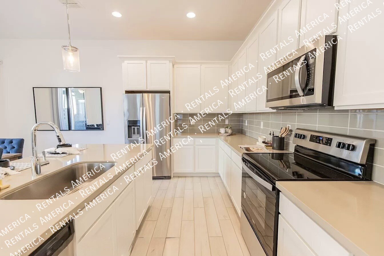 Available 3 Bedroom 2.5 Bath Tempe Townhome property image