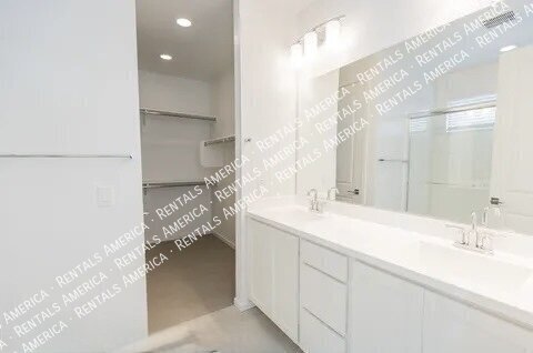 Available 3 Bedroom 2.5 Bath Tempe Townhome property image