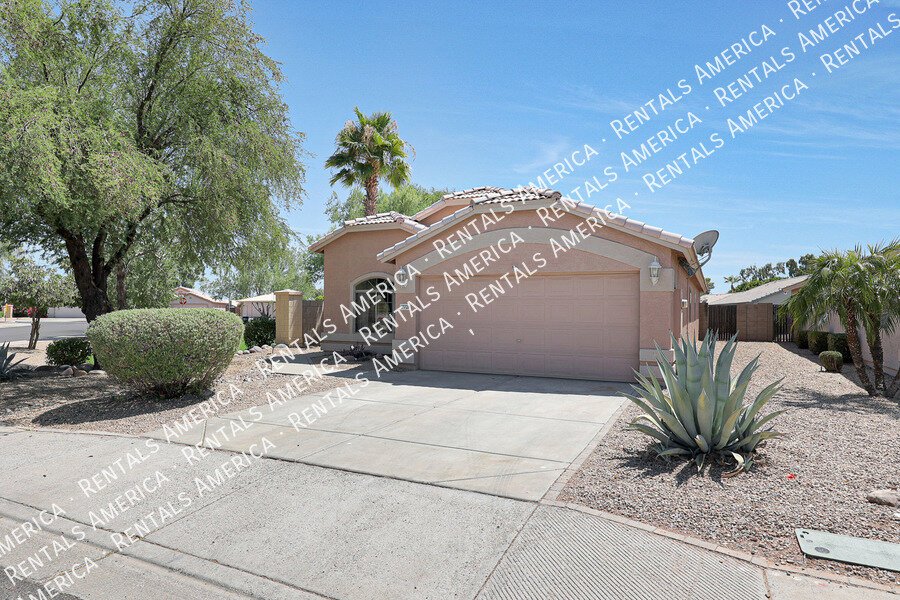 3 Bedrooms with Large backyard! property image