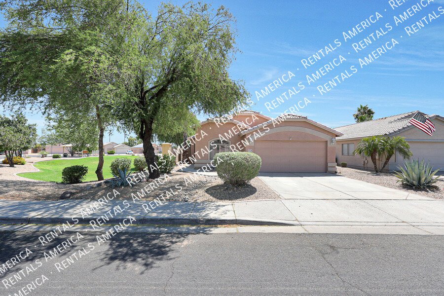 3 Bedrooms with Large backyard! property image