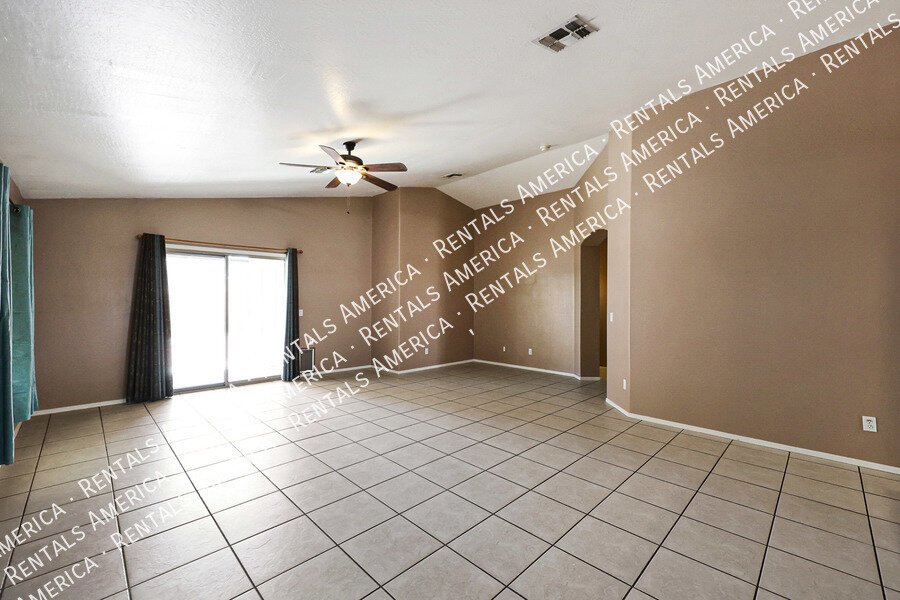 3 Bedrooms with Large backyard! property image