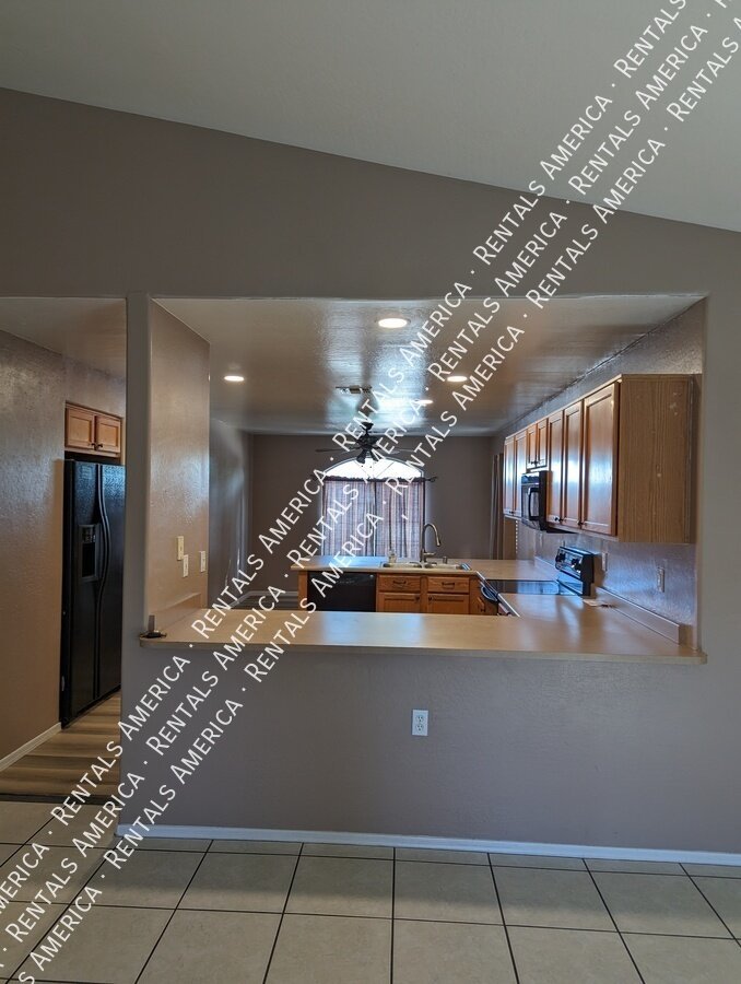 3 Bedrooms with Large backyard! property image