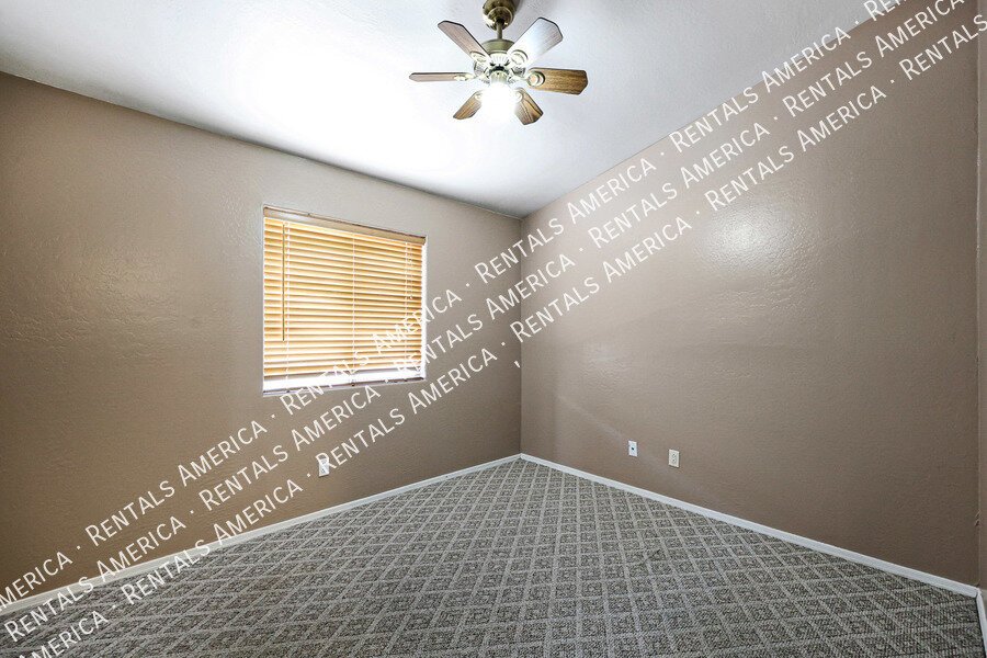 3 Bedrooms with Large backyard! property image