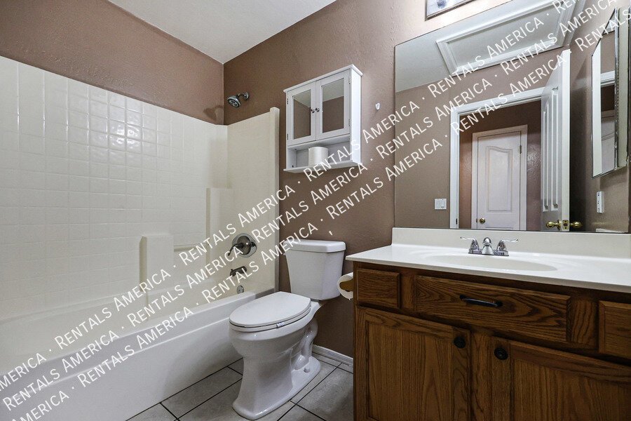 3 Bedrooms with Large backyard! property image