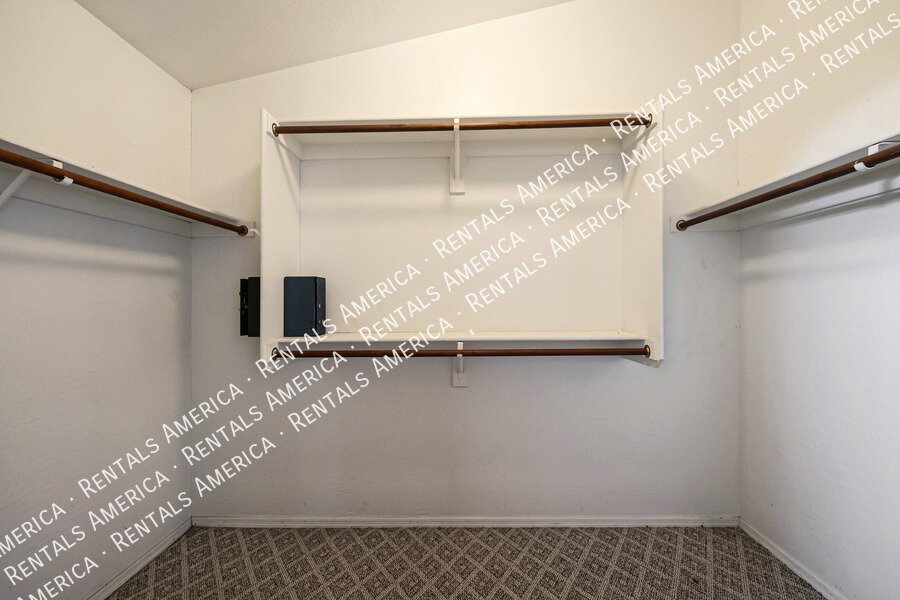 3 Bedrooms with Large backyard! property image