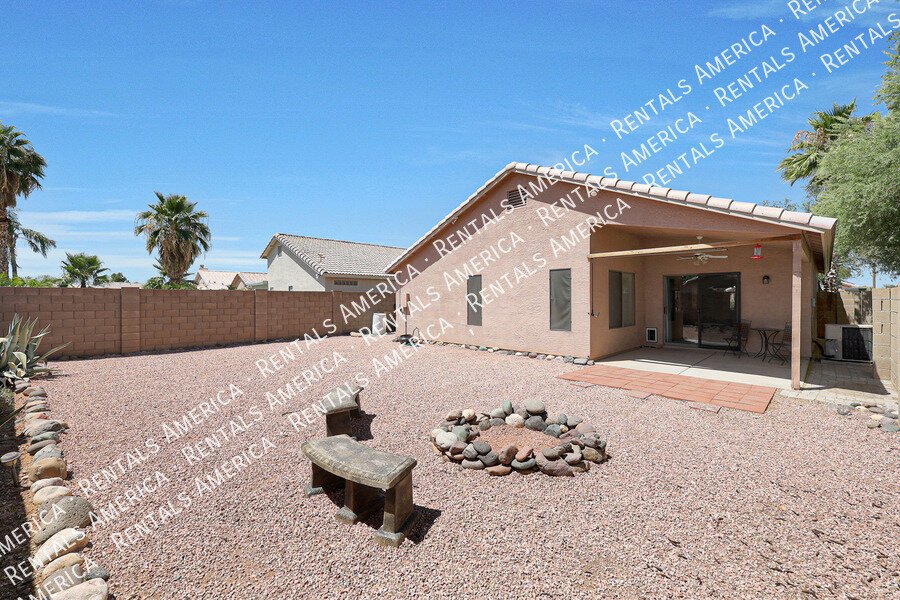 3 Bedrooms with Large backyard! property image