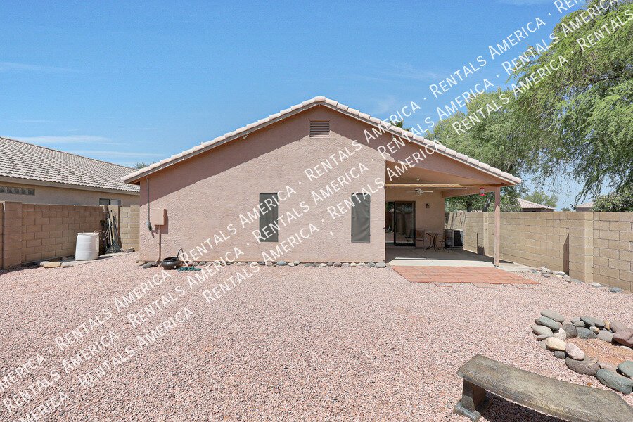 3 Bedrooms with Large backyard! property image