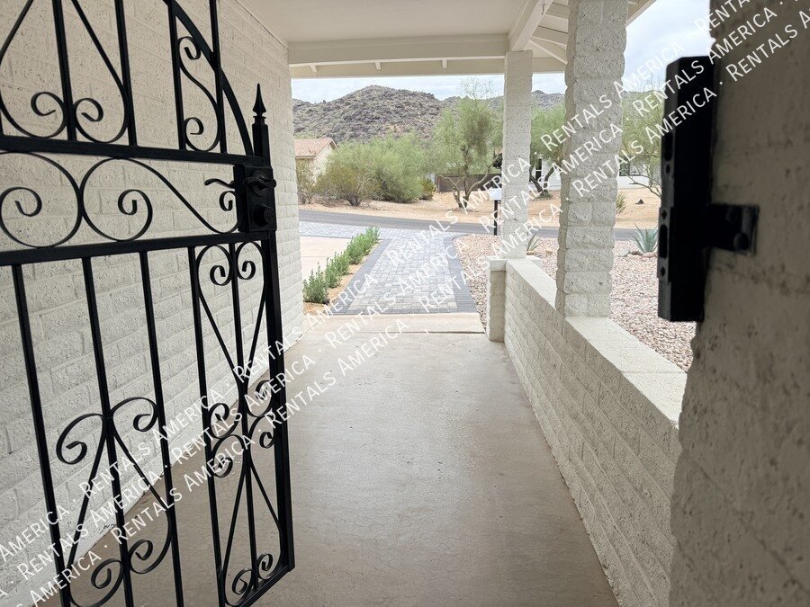 Stunning South Mountain Views in a Quiet, Upscale Neighborhood property image