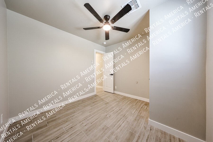 Stunning South Mountain Views in a Quiet, Upscale Neighborhood property image