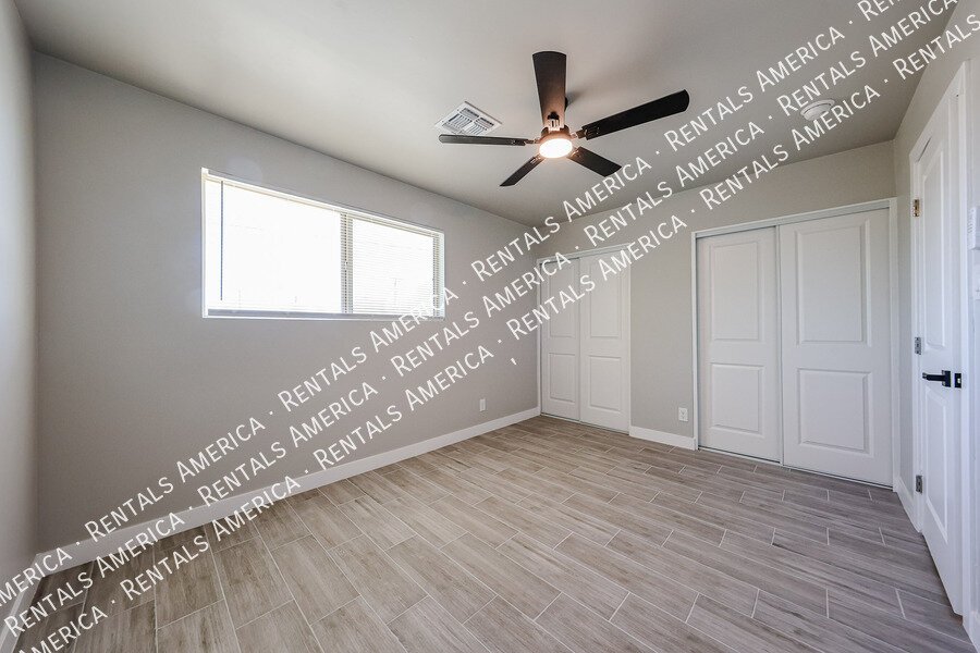 Stunning South Mountain Views in a Quiet, Upscale Neighborhood property image